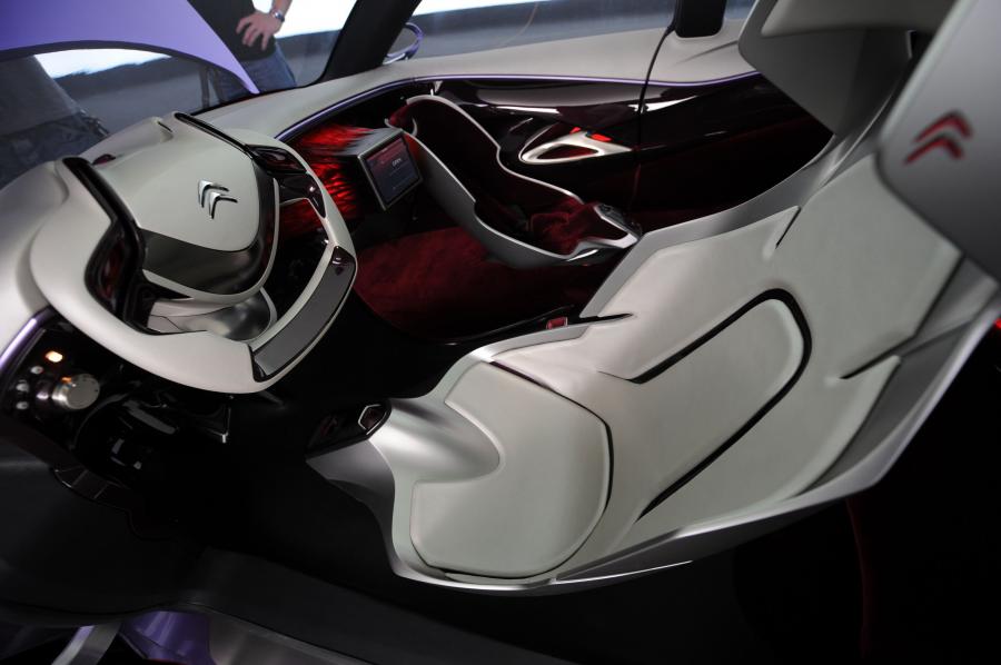 Интерьер Citroen REVOLTe Concept 2009 года  (фото 2 из 84)